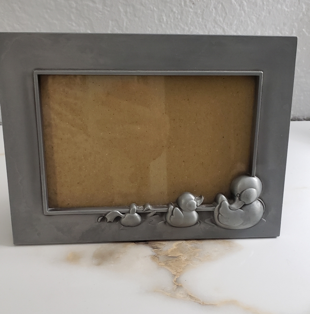 Duck picture frame for 4"x6" photo size ducklings 🐥 pewter